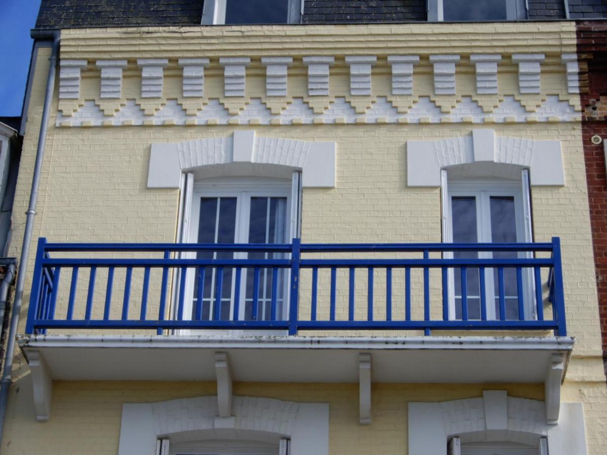 Caprices De Mer: Seaside Retreat with Balcony Views and Bicycles Mers-les-Bains Exterior photo