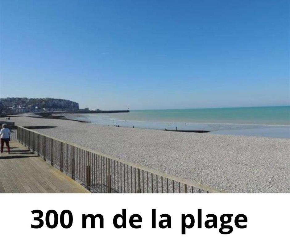Caprices De Mer: Seaside Retreat with Balcony Views and Bicycles Mers-les-Bains Exterior photo